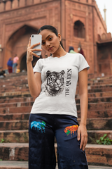 The Queen Tigress - Regal Grace The Queen Printed cotton round neck t-shirt (White)