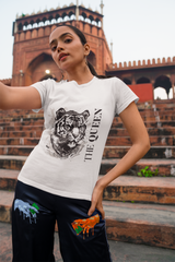 The Queen Tigress - Regal Grace The Queen Printed cotton round neck t-shirt (White)